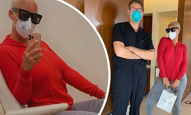 Amber Rose - Amber Rose sports face mask to see plastic surgeon for round of botox during a break from quarantine - dailymail.co.uk