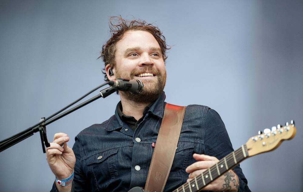 Scott Hutchison - Scott Hutchison’s brother and bandmate Grant reflects on a year of their Tiny Changes mental health charity - nme.com