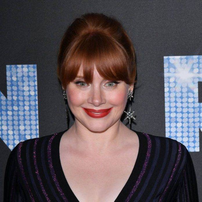 Bryce Dallas - Jurassic World - Bryce Dallas Howard graduates from university 21 years after enrolling - peoplemagazine.co.za - New York - county Dallas - county Howard