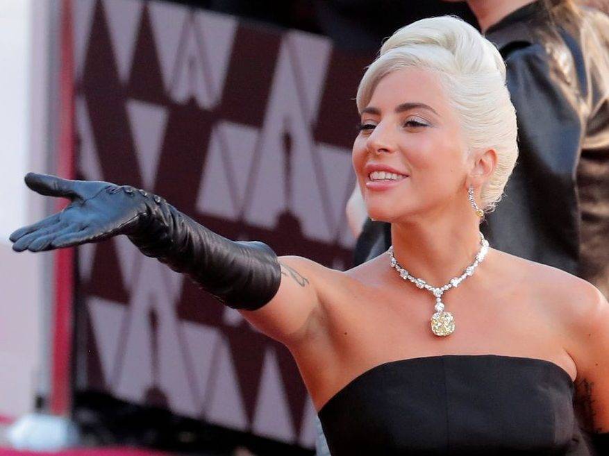 Zane Lowe - Lady Gaga - Lady Gaga 'flirting with the idea' of sobriety after quitting smoking - torontosun.com