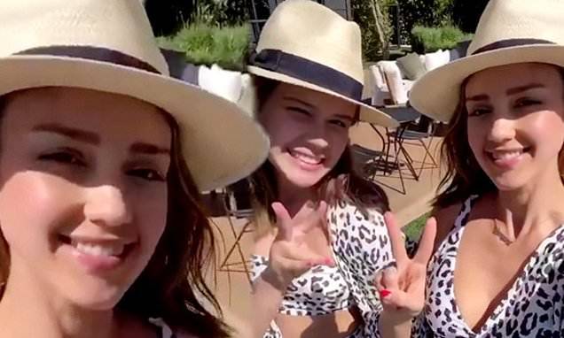Jessica Alba - Jessica Alba and daughter Haven, 11, don matching leopard print swimsuits in fun TikTok video - dailymail.co.uk - Panama