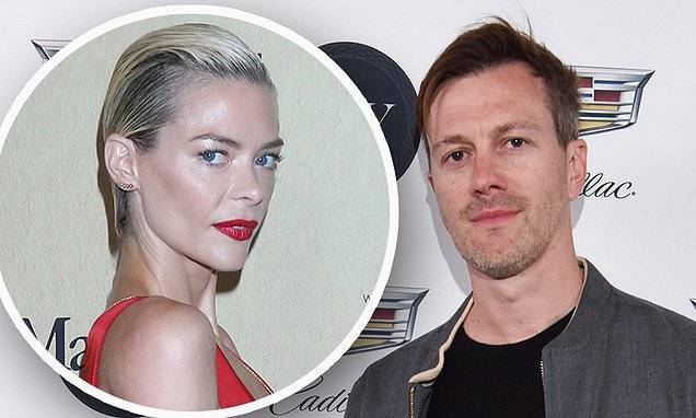 Kyle Newman - Jaime King's estranged husband Kyle Newman is 'requesting full custody of their sons' - dailymail.co.uk