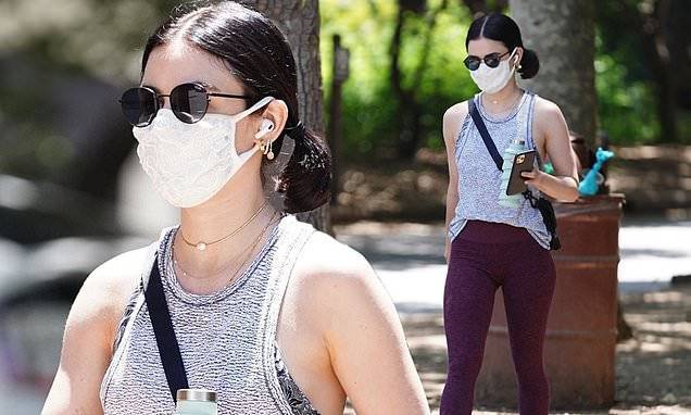 Lucy Hale - Katy Keene - Lucy Hale looks ready for a workout in her sporty athleisure wear while strolling in Los Angeles - dailymail.co.uk - Los Angeles - city Los Angeles