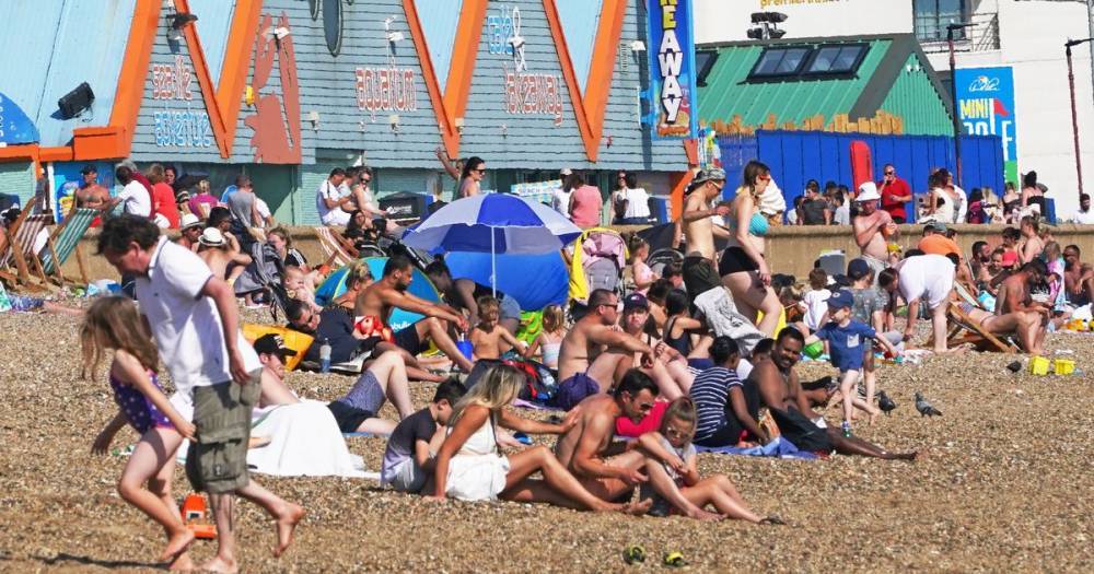 UK weather forecast: Brits urged to shun beaches over sizzling 26C Bank Holiday weekend - mirror.co.uk - Britain