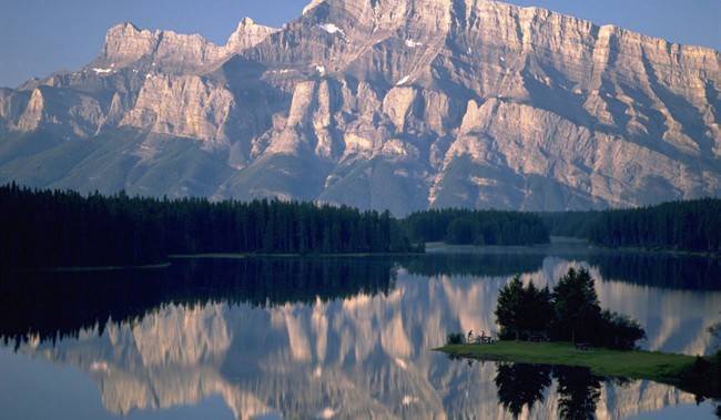 Alberta tour operators prepare for a year of losses - globalnews.ca