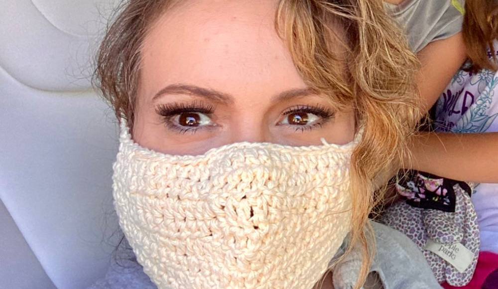 Alyssa Milano - Alyssa Milano Responds to Backlash for Wearing Crochet Mask, Says It Has a Filter - justjared.com