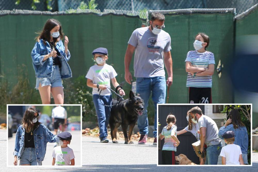 Ana De-Armas - Ben Affleck enjoys a dog walk with girlfriend Ana de Armas and his three kids after taking the step of introducing them - thesun.co.uk - county Pacific - Los Angeles