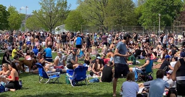 John Tory - ‘Selfish and dangerous’: Officials disappointed after thousands crowd Toronto park - globalnews.ca