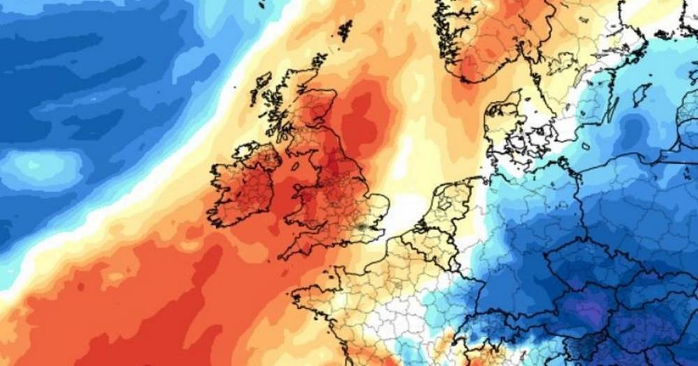 UK weather forecast: Brits to swelter in 26C temperatures in Bank Holiday heatwave - dailystar.co.uk - Britain - Ireland - city London