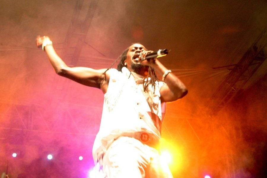 Sell Off!! Here’s What We Can Expect From The Beenie Man vs. Bounty Killer Verzuz Sound Clash - essence.com