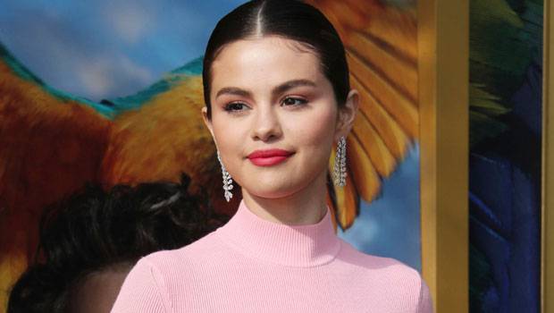Selena Gomez - Selena Gomez Sends Love To Graduating Students From Immigrant Families With Inspiring Message - hollywoodlife.com - Usa - Mexico