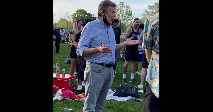 John Tory - Trinity Bellwoods - Toronto mayor criticized amid allegations of lack of physical distancing at Trinity Bellwoods - globalnews.ca