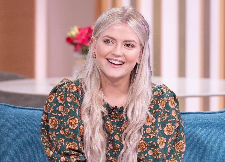 Lucy Fallon - Lucy Fallon expresses interest in returning to Corrie with career ‘up in the air’ - evoke.ie