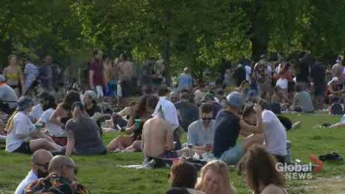 Coronavirus outbreak: Police ramp up presence at Toronto park following ‘Woodstock’ style crowds - globalnews.ca - county Ontario