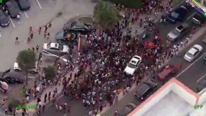 'They're clearly throwing cash at the crowd': Massive crowd spotted in Daytona Beach on Memorial Day weekend - fox29.com - state Florida - county Volusia - city Daytona Beach, state Florida