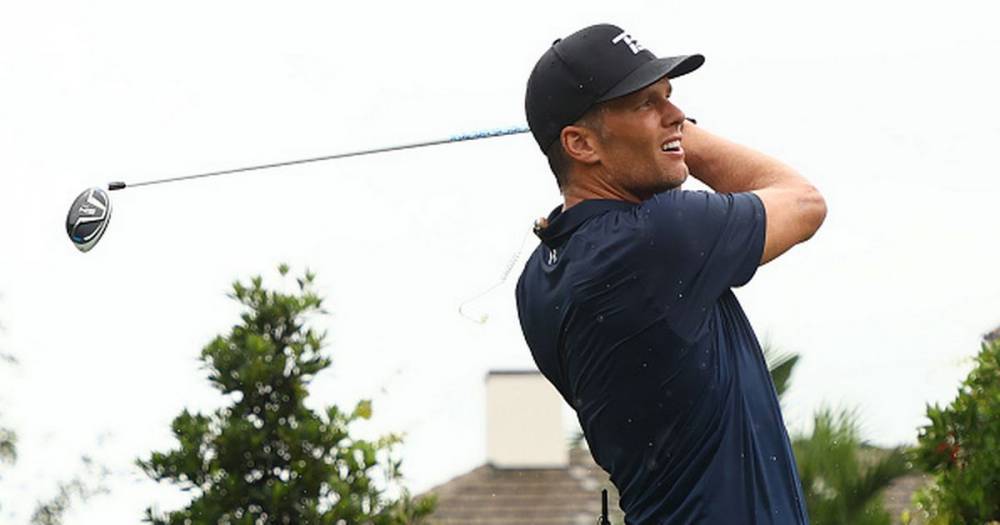 Tom Brady - Phil Mickelson - Tiger Woods - Tom Brady holes epic chip shot during The Match as he swaps NFL for golf - dailystar.co.uk - Usa
