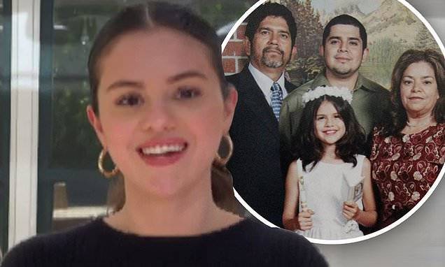 Selena Gomez - Selena Gomez opens up about her Mexican-American family during virtual graduation for immigrants - dailymail.co.uk - Usa