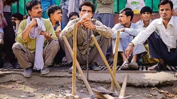 One in every four in rural India unemployed, urban joblessness at 1-month low - livemint.com - city New Delhi - India