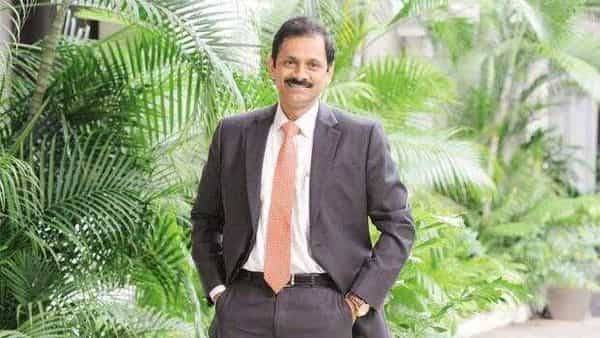 IDFC First Bank CEO takes 30% pay cut, 10% for senior management - livemint.com - India - city Mumbai