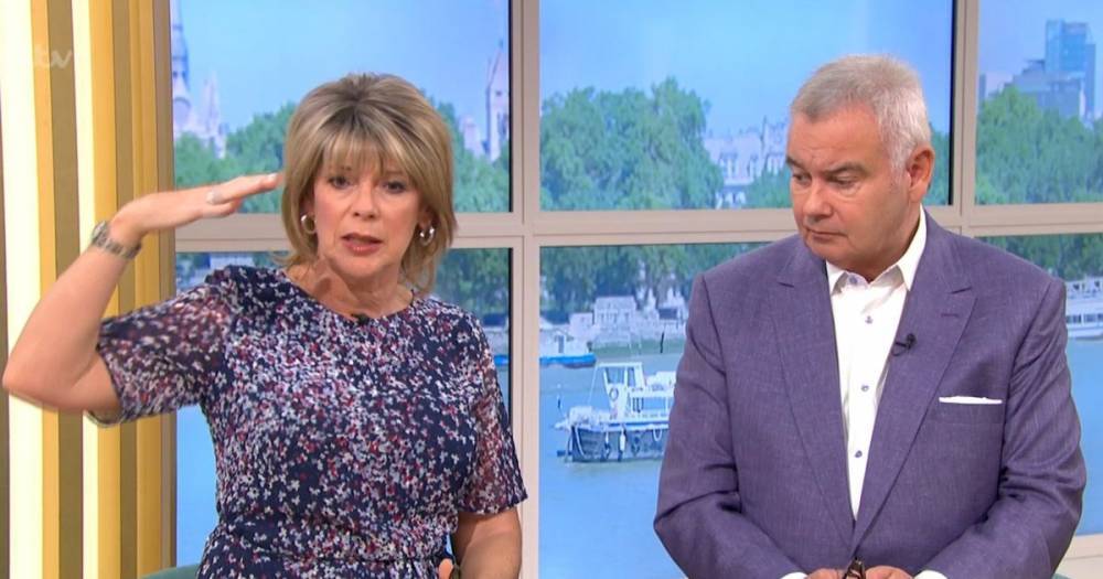 Ruth Langsford - Eamonn Holmes - Ruth Langsford confronted shopper for not socially distancing in supermarket - mirror.co.uk