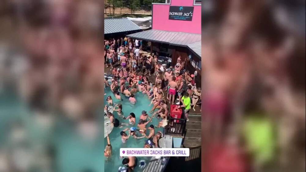 Video: Crowd packs pool party in Ozarks despite social distancing recommendations - clickorlando.com - state Missouri - state Arkansas - county Ozark
