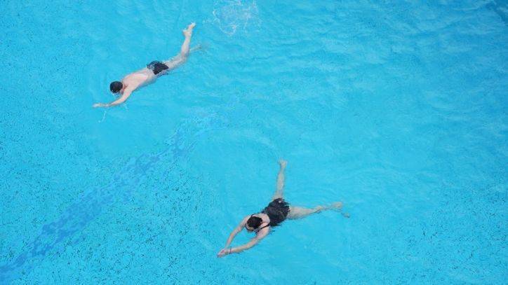 US communities face tough choices on opening public pools amid COVID-19 pandemic - fox29.com - Usa - state Missouri - county Ozark