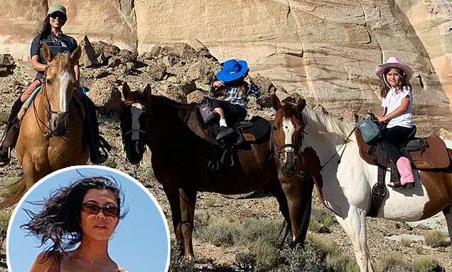 Kourtney Kardashian - Kourtney Kardashian gets 'western' during horseback ride with her kids, Penelope and Reign in Utah - dailymail.co.uk - Los Angeles - state Utah