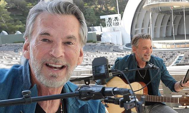 Eric Garcetti - Kenny Loggins performs in front of EMPTY Hollywood Bowl in COVID-19 charity show - dailymail.co.uk - Los Angeles