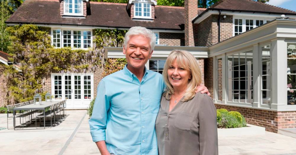 Holly Willoughby - Phillip Schofield - Stephanie Lowe - Inside Phillip Schofield's lockdown bank holiday as he isolates in £2 million home - mirror.co.uk