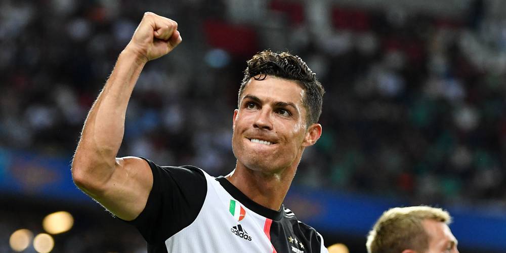 Cristiano Ronaldo - Daniele Rugani - Cristiano Ronaldo Shows Off a Longer Hairdo Following Lockdown - justjared.com - Italy - Portugal