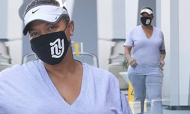 Eric Garcetti - Queen Latifah wears NY-print mask to stop by Beverly Hills ATM... after rare interview about family - dailymail.co.uk - state New Jersey