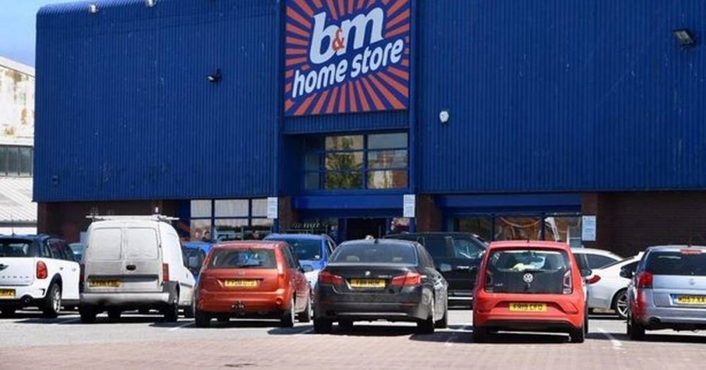 Woman with coronavirus symptoms collapses in B&M but shoppers told to keep queuing - dailystar.co.uk