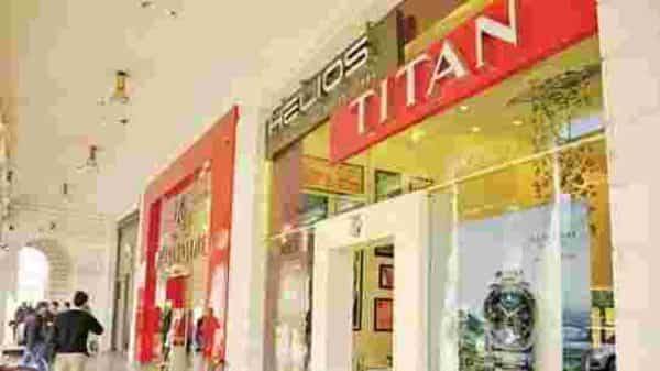 Titan’s covid-19 update reinforces recovery would be slow - livemint.com - India - city Mumbai