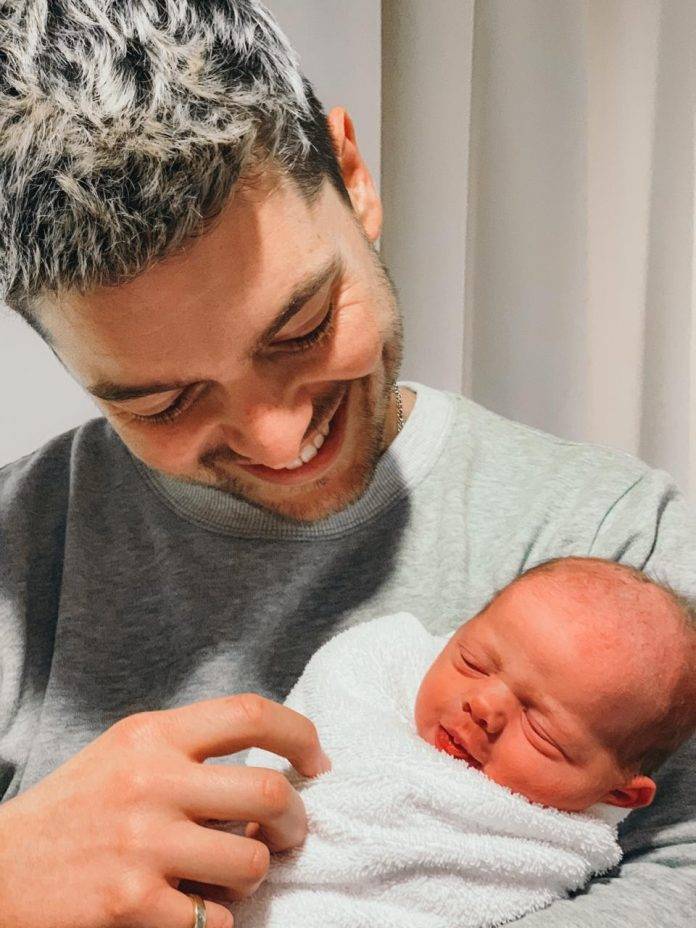 Mazeltov! Locnville’s Brian Spencer And Simone De Kock Welcome Baby Boy Rome - peoplemagazine.co.za - city Rome
