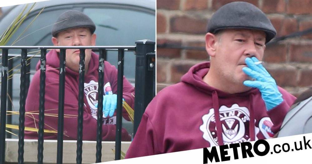 Johnny Vegas - Johnny Vegas spotted smoking again while volunteering six months after quitting with the help of Madonna - metro.co.uk