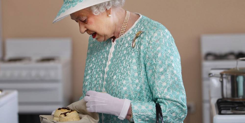 Queen Elizabeth's Pastry Chefs Share a Royal-Approved Scone Recipe - marieclaire.com