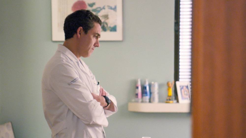 'Lenox Hill' Trailer: Netflix Docuseries Captures Life Inside a NYC Hospital Before Coronavirus - etonline.com - city New York - county Hill - city Lenox, county Hill