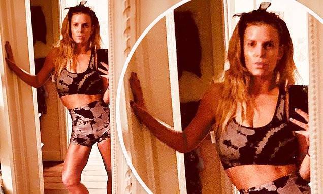 Jessica Simpson - Eric Johnson - Jessica Simpson looks very toned in as she reveals she gets up before her three kids - dailymail.co.uk