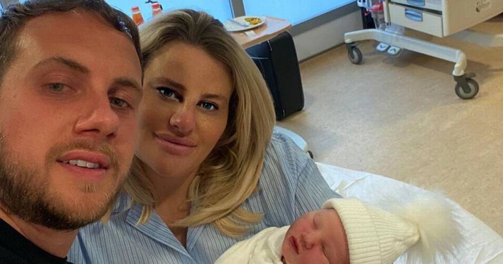 Danielle Armstrong - Tom Edney - New mum Danielle Armstrong 'feels like she's been hit by a bus' after giving birth - mirror.co.uk