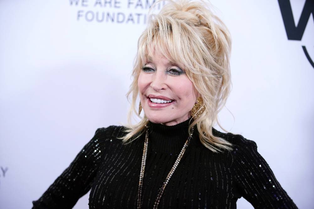Stephen Colbert - Dolly Parton - Dolly Parton Shares Some Positivity In New Song ‘When Life Is Good Again’ About Coronavirus - etcanada.com