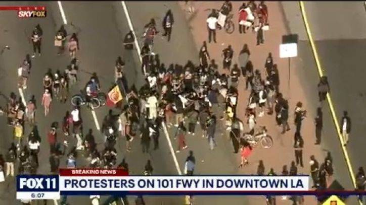 George Floyd - Hundreds of protesters gather in downtown LA to rally against death of George Floyd - fox29.com - Los Angeles - city Los Angeles - county George - city Minneapolis - county Floyd