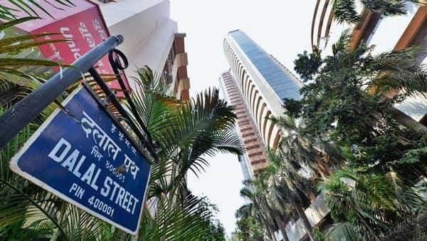 Market LIVE: Sensex gains 700 points at pre-open, Nifty up; banks stocks rise - livemint.com - India