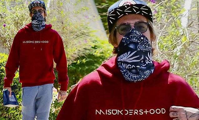 Cindy Crawford - Rande Gerber - Presley Gerber - Presley Gerber wears 'Misunderstood' sweatshirt... after being dragged online - dailymail.co.uk - city Malibu