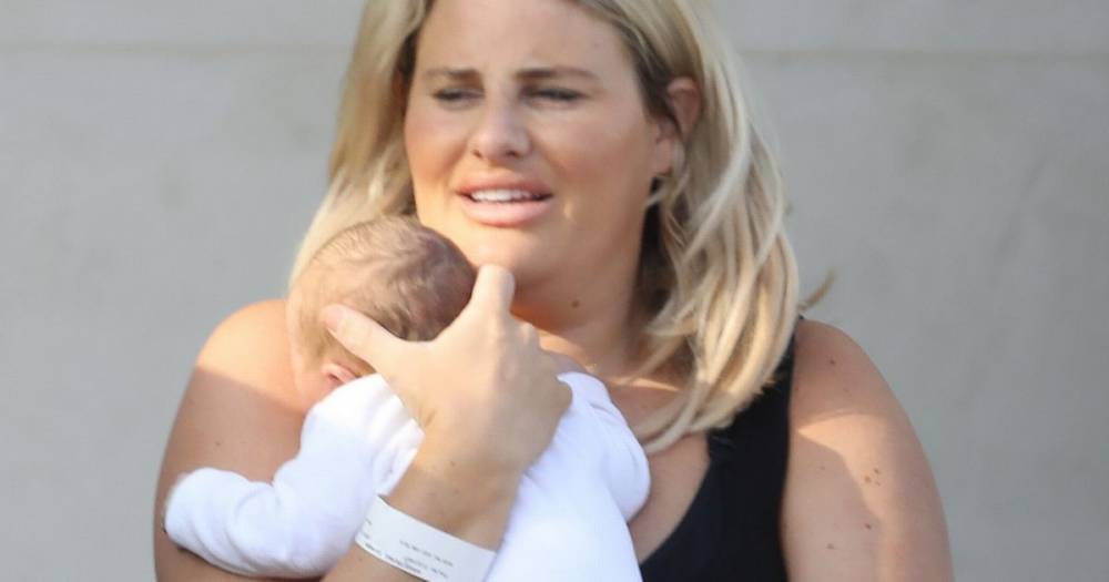 Danielle Armstrong - Tom Edney - Orla Mae - Danielle Armstrong looks glowing as she leaves hospital hours after giving birth - mirror.co.uk