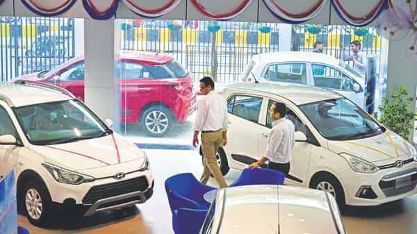 Crisil Research - Passenger vehicle sales to decline by 24-26% in FY21: Crisil - livemint.com - city New Delhi - India