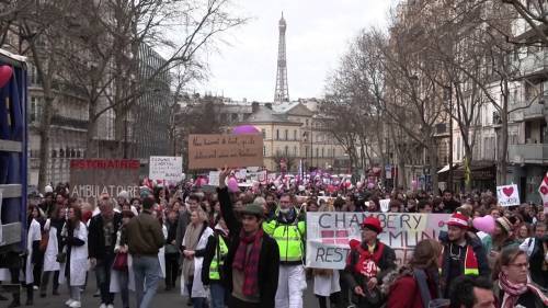 Hundreds of healthcare workers in France take to the streets to protest for better conditions, more money - globalnews.ca - France - city Paris