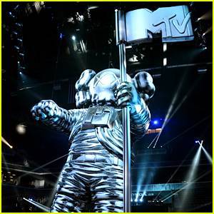 MTV Is Exploring Ideas to Keep the VMAs in August! - justjared.com - city Newark