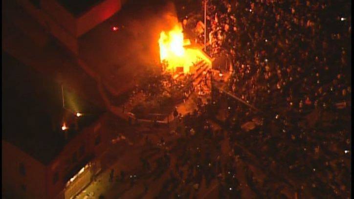 Officers evacuated as rioters set Minneapolis police precinct on fire - fox29.com - county George - city Minneapolis - county Floyd