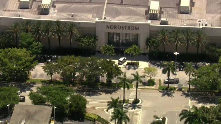 At least 2 injured in shooting at South Florida mall - fox29.com - state Florida - county Miami-Dade