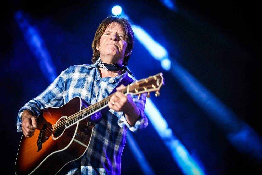John Fogerty - Creedence Clearwater Revival’s John Fogerty Finally Performs ‘Centerfield’ At Dodger Stadium - etcanada.com - Usa - Los Angeles